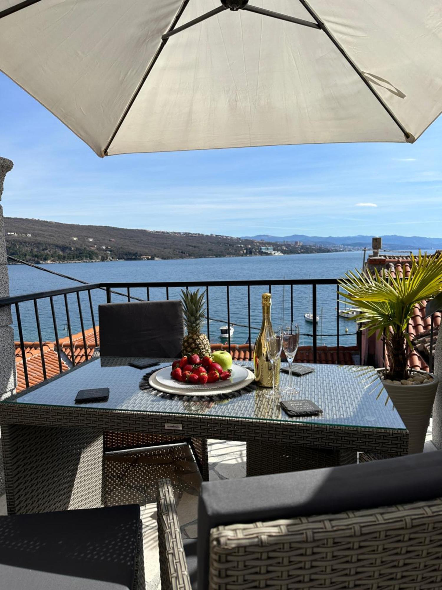 Villa Volos Apartment Karmen With Roof Terrace, Sea View, Free Private Parking Opatija Exterior foto