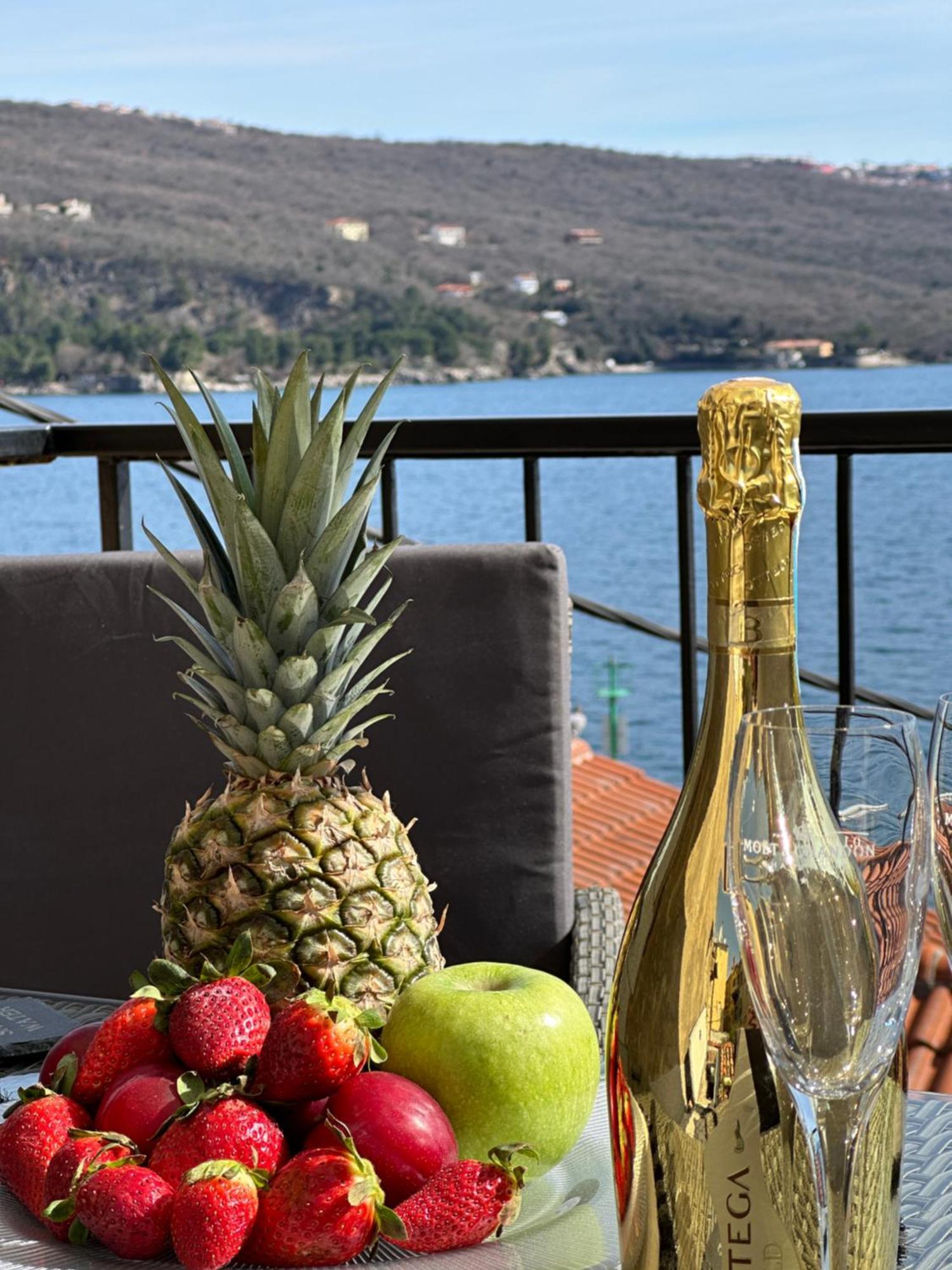 Villa Volos Apartment Karmen With Roof Terrace, Sea View, Free Private Parking Opatija Exterior foto